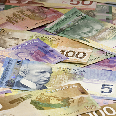 Comprar Dólar Canadense em Curitiba